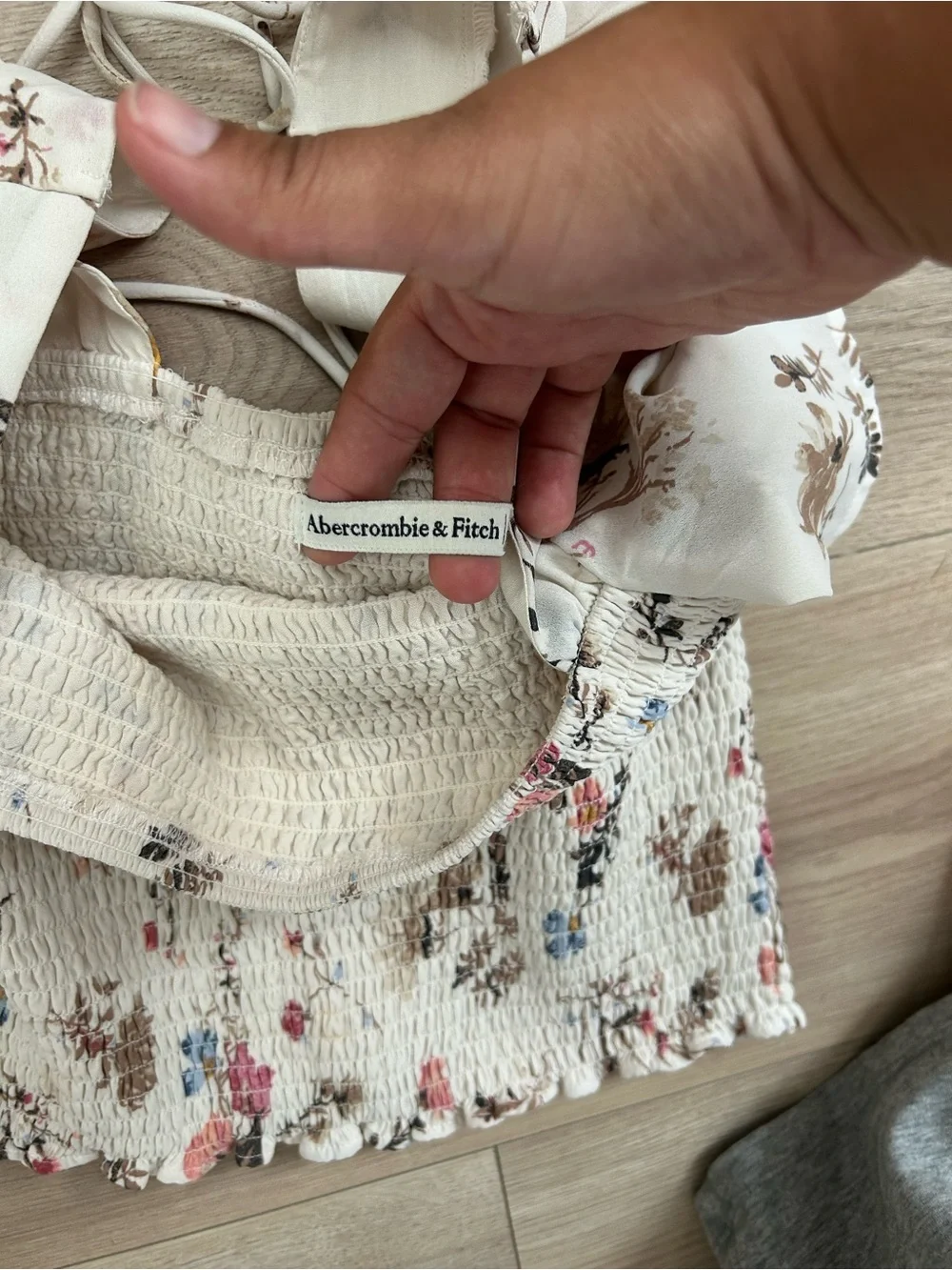 Abercrombie & Fitch Cream Floral Smocked Puff-Sleeve Crop Top